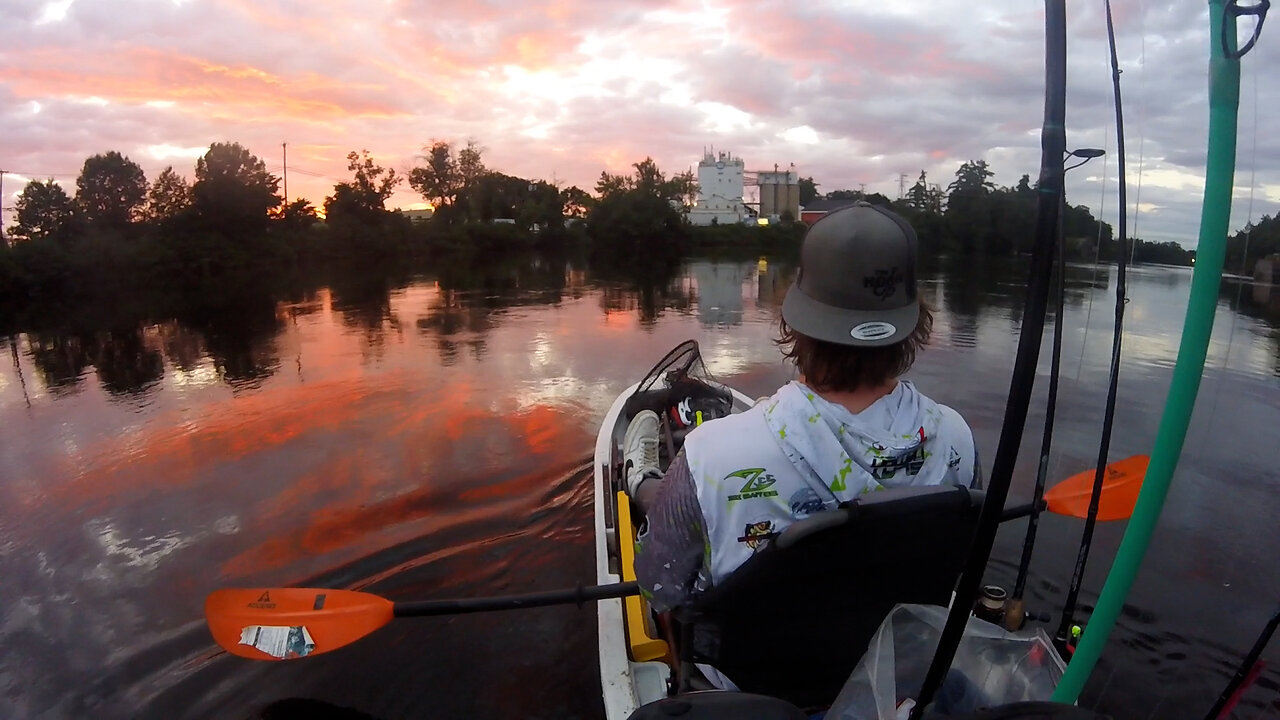 River Smallmouth Fishing w/ Underspin