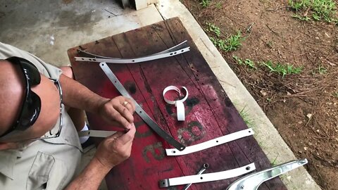 How to replace a motorcycle windshield