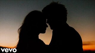 G-Eazy ft. Post Malone & Halsey - Broken Love (Official Video)