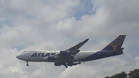 Boeing 747-400ERF N476MC vindo de Miami/Boeing 737 MAX 8 PR-XMB vindo de Brasília