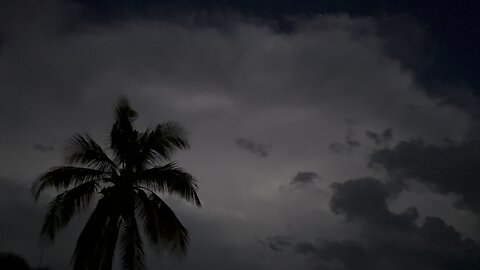 Stormy Nights in Paradise (Widescreen) Thunderstorm #StormyNight #Paradise #4K #DolbyVisionHDR