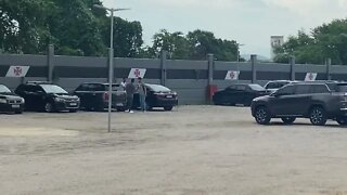 Getúlio chegando ao CT do Vasco para assinar com o clube