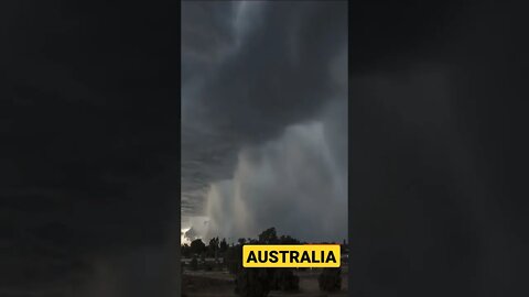 EXTRAÑA NUBE SE CIERNE EN AUSTRALIA