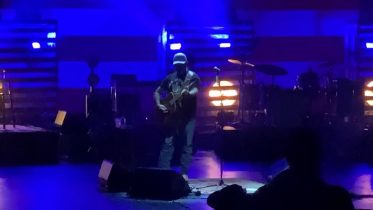 Aaron Lewis discussing the pandemic(plandemic)