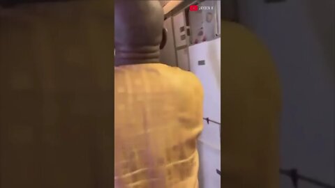 Air marshal had to prevent angry passengers from entering the cockpit on a #JordanAviation plane