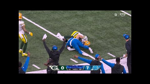 David Long jumps on Christian Watson's airborne fumble