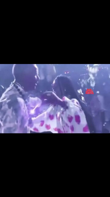 Video of Obama Dancing On Stage At Bday Bash Surfaces…Party Looks Like a Packed Vegas Nightclub