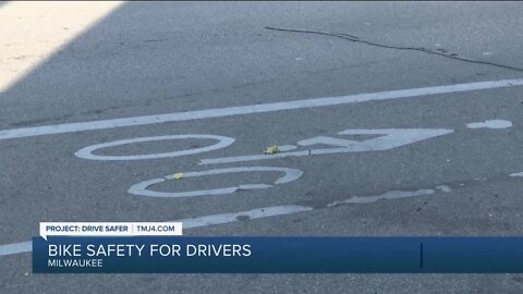 Milwaukee drivers can face $100 ticket for driving on bike lanes