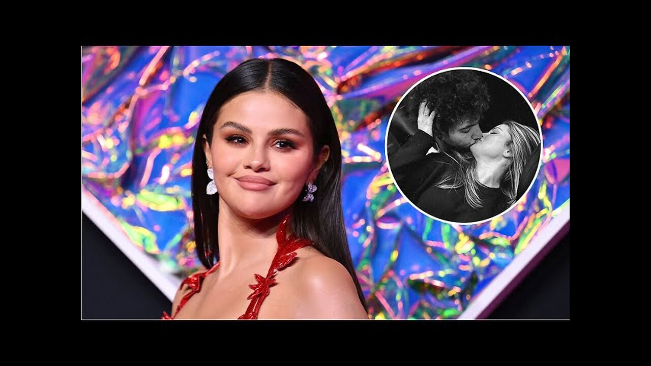 Selena Gomez Kisses Boyfriend Benny Blanco in New Pic