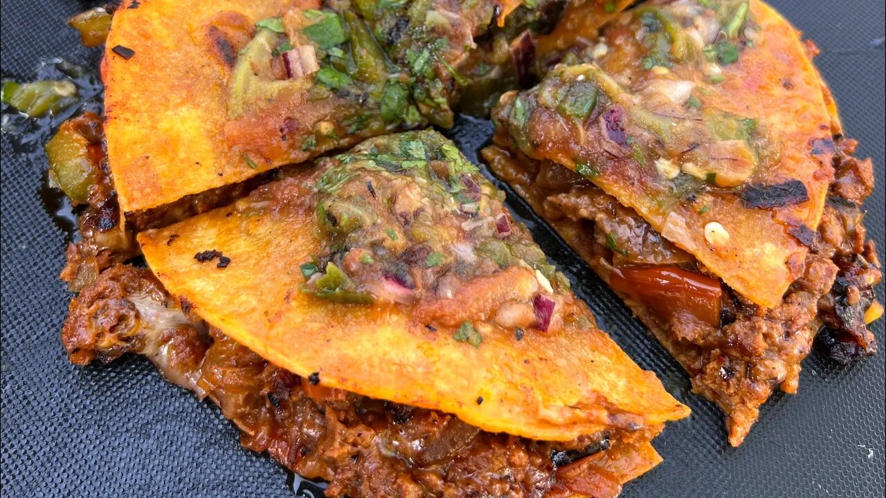 Crispy cheesy chorizo mulitas