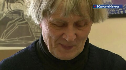 Художник Виктор Чувашев украшает ПНИ-1 росписями по своим эскизам и рисункам подопечных учреждения