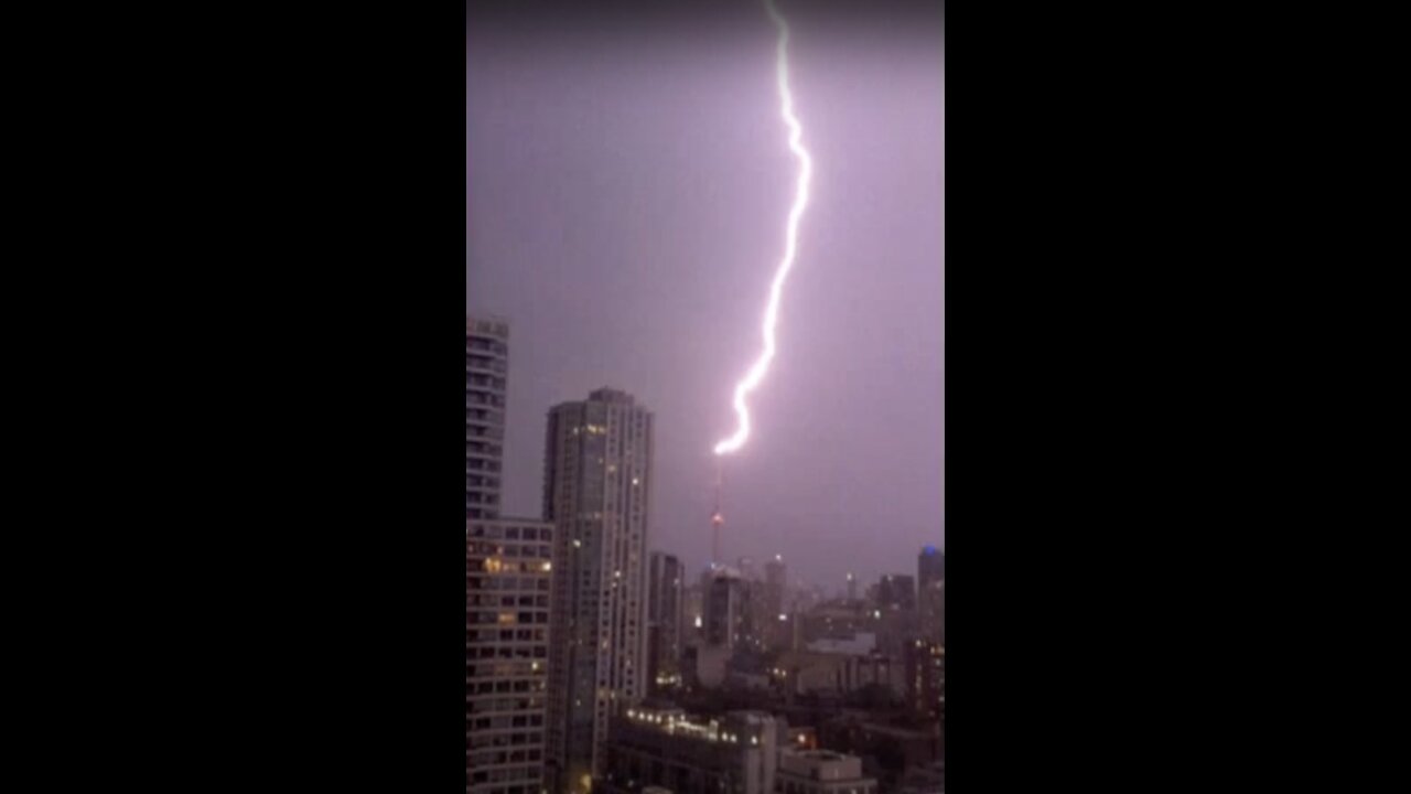 Huge Lightning Strikes: CN Tower