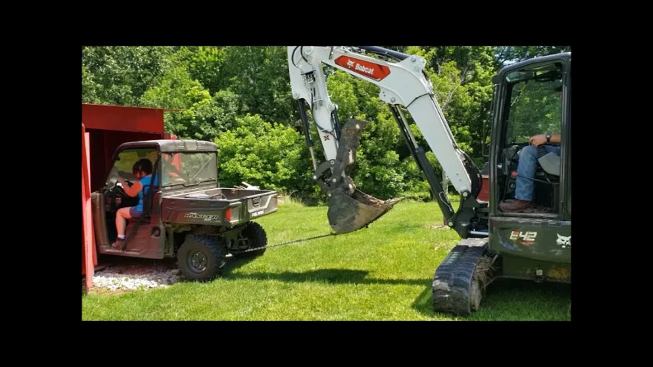 Kentucky road trip & farmhouse yard clean up PART 1/2 Bobcat e42 action!