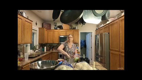 Preparing Seasonal Walla Walla onions for storage