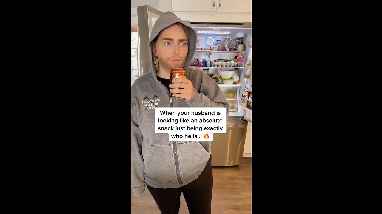 When your husband is looking like a snack 🔥