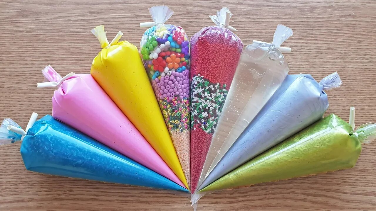 Making Crunchy Slime with Piping Bags #129