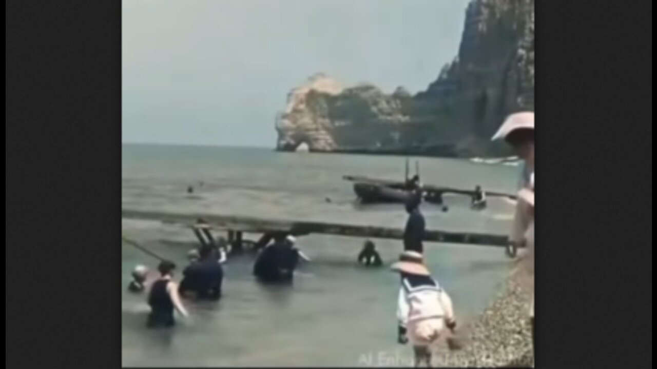 The Beach - Etretat, France, In 1899 - OldWorld - MudFlood