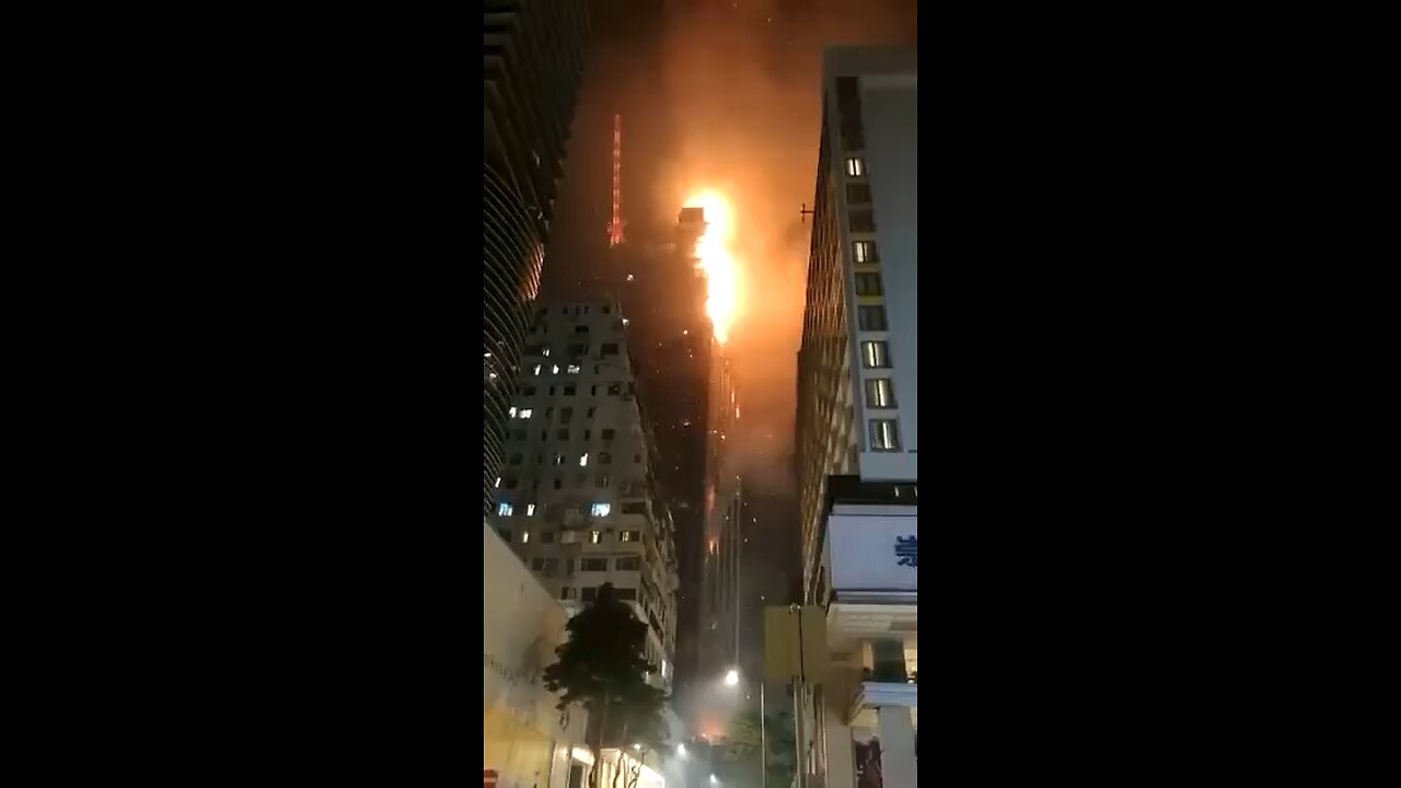 Skyscraper under construction on fire in China