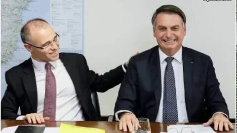 MINISTRO DA JUSTIÇA? Bolsonaro convida chefe da AGU para lugar de Moro no Ministério da Justiça