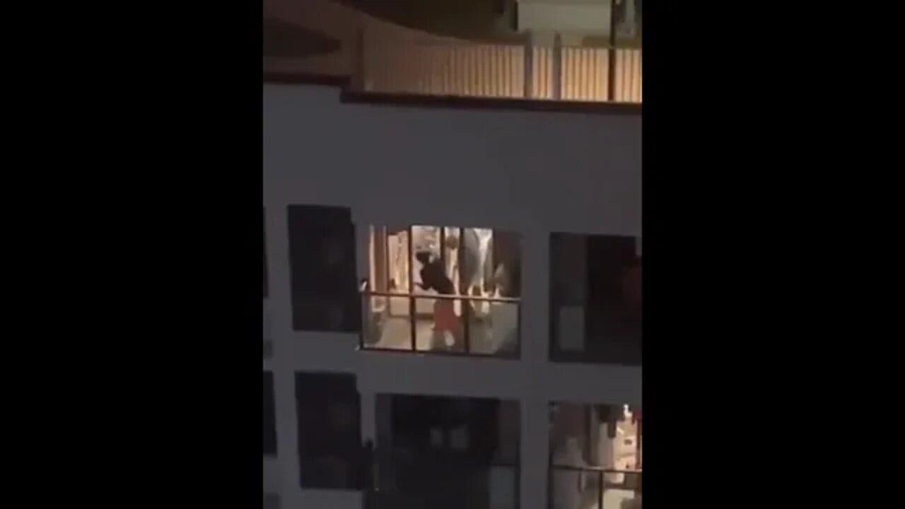‼️ΣΑΝΓΚΑΗ: ΣΥΛΛΗΨΗ ΠΟΛΙΤΗ ΜΕ ΚΟΡΩΝΟΙΟ ΕΝΤΟΣ ΤΟΥ ΣΠΙΤΙΟΥ ΤΟΥ.