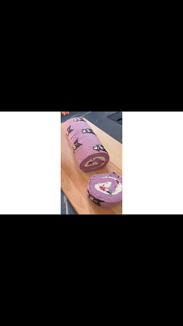 Look at this Cute SWISS ROLL 💜🍰