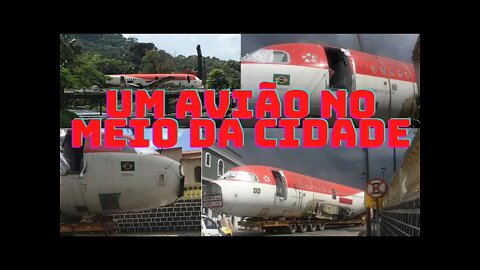Um avião no meio da cidade de Morretes 😱