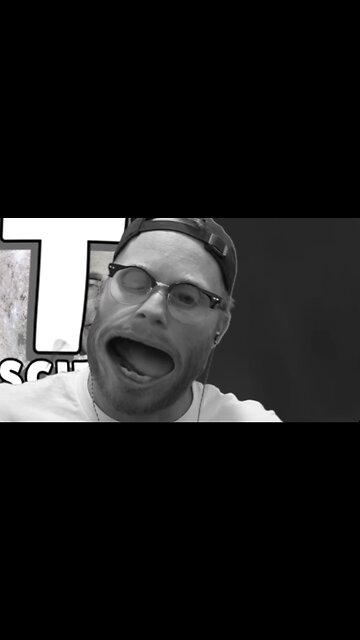 HOTTEST ALIEN KISS EVER! ELON MUSK WOULD NEVER!