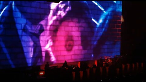Roger Waters - ANOTHER BRICK IN THE WALL