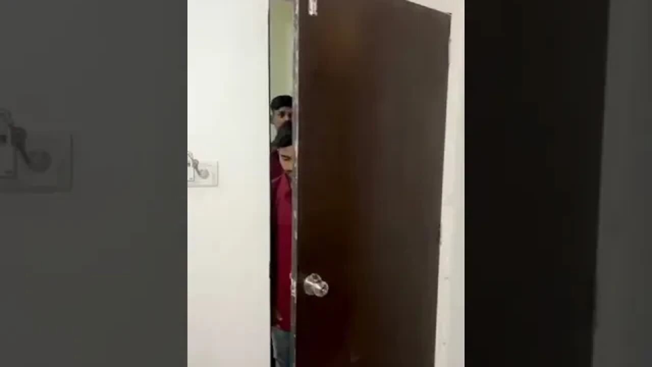 ये क्यों नहीं देखा || cought on camera || funny 🤣🤣😂memes||funny memes|| #shorts #funny #trending