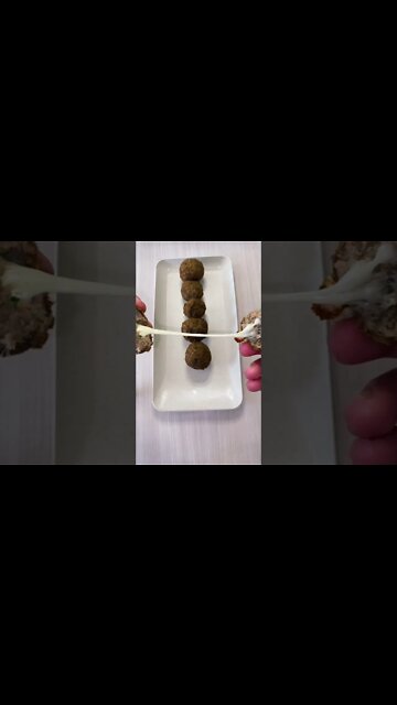 BOLINHO DE CARNE COM QUEIJO SUPER FÁCIL! 😋 | Receitas #Shorts