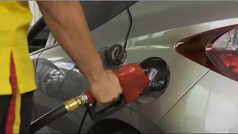 Puxada por gasolina, prévia da inflação acelera e atinge 5% em 12 meses… bem mais que 5% viu !