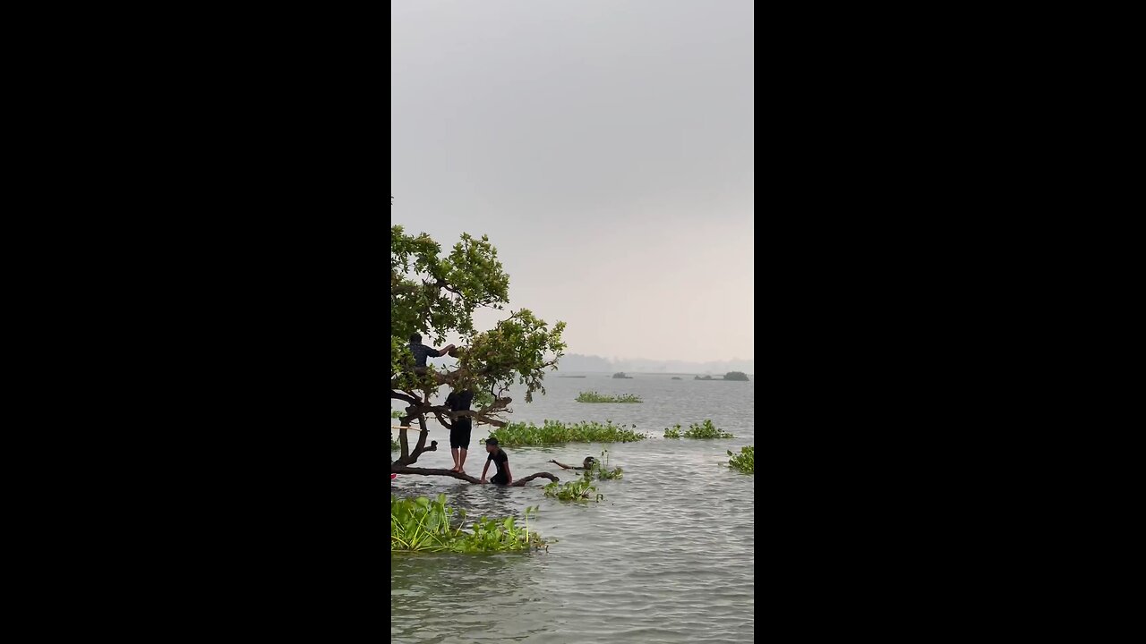 Bangladesh is so beautiful and Bangladeshi people bathe and enjoy in Khal Beel river