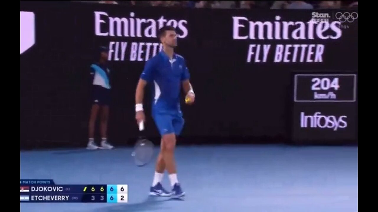 Sheep yells get vaccinated mate at Djokovic from the crowd & he replies by serving an ace