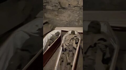 He is toooo taaaallll for the coffin #coffin #crypt #dublin #skeleton