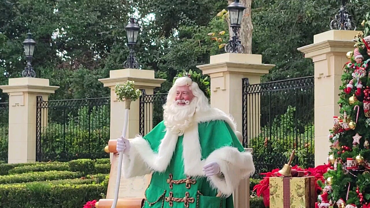 EPCOT'S Great Britian Santa