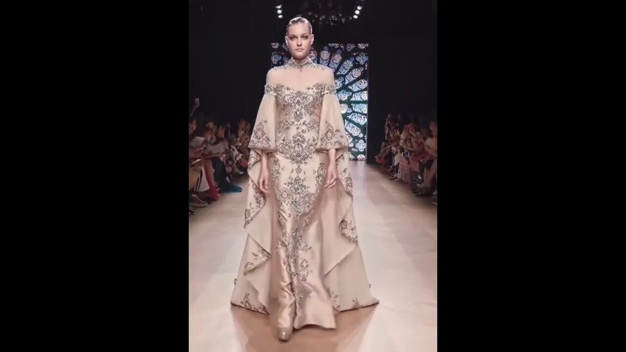 Tony Ward Couture Fall/Winter 2018-2019 Runway Collection