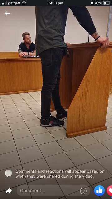 In polish 🇵🇱: policeman in court : covid mandates