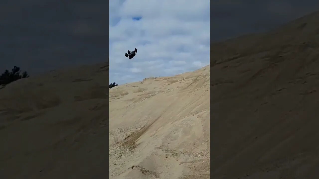 Arrma Outcast 8s Nails The Backflips With Ease!!! 🚀🚀