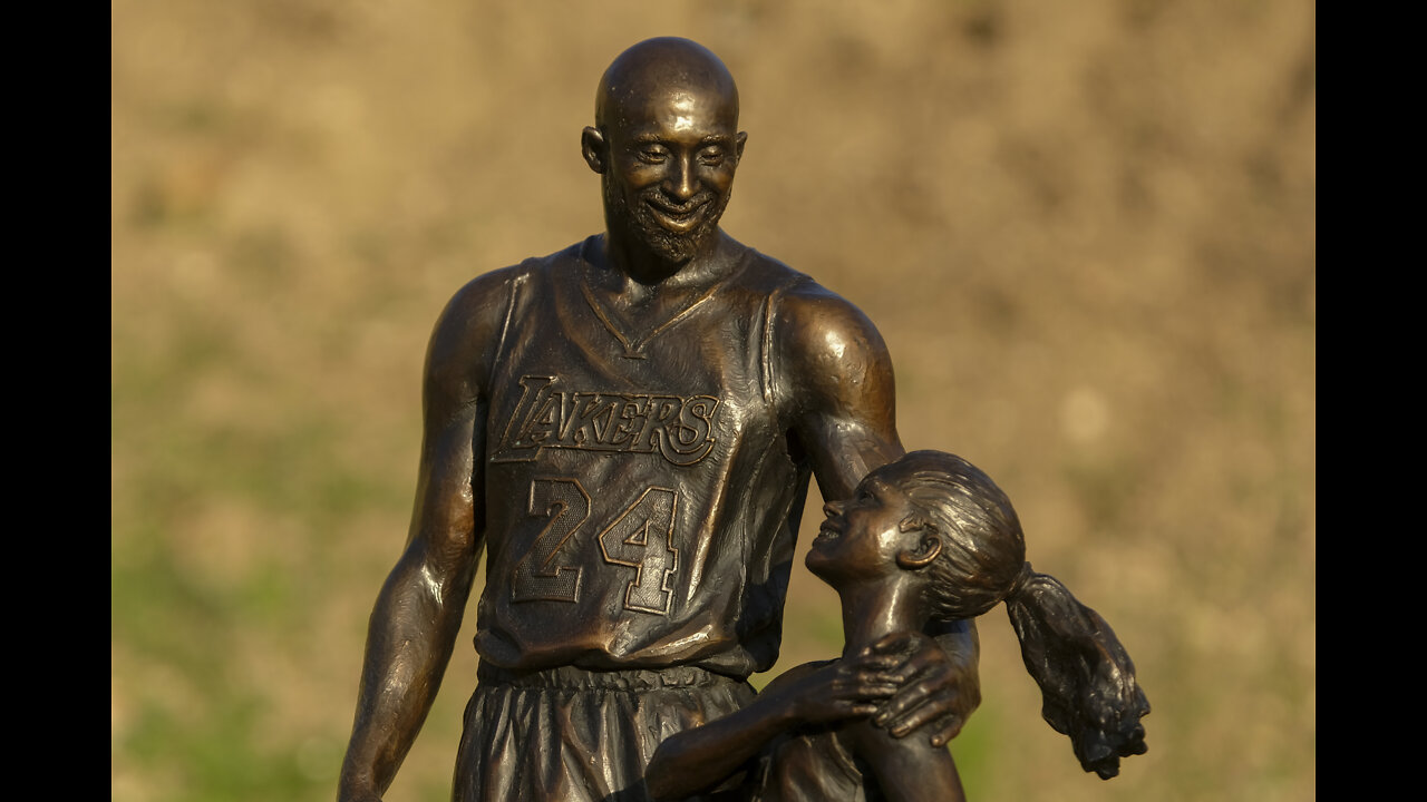 Statue of Kobe Bryant, daughter Gianna erected at site of helicopter crash