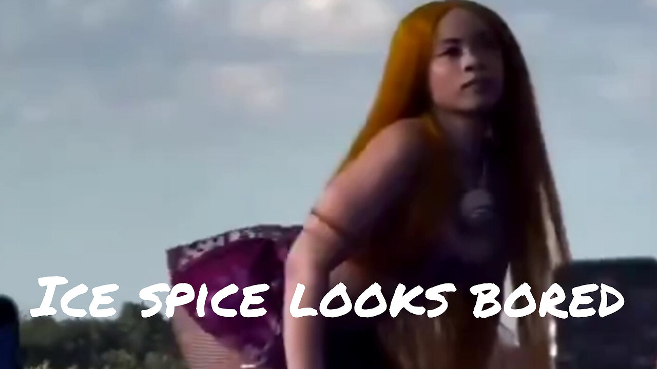 Ice Spice looks tired of the fame