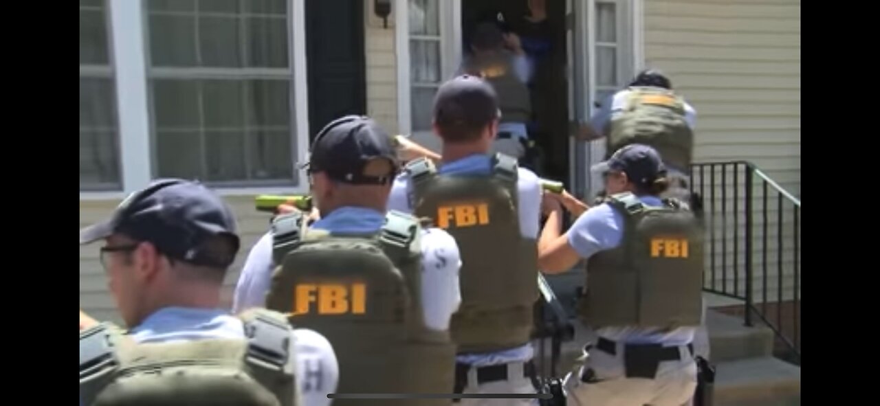 A Cop Realizes They’ve Arrested An FBI Agent