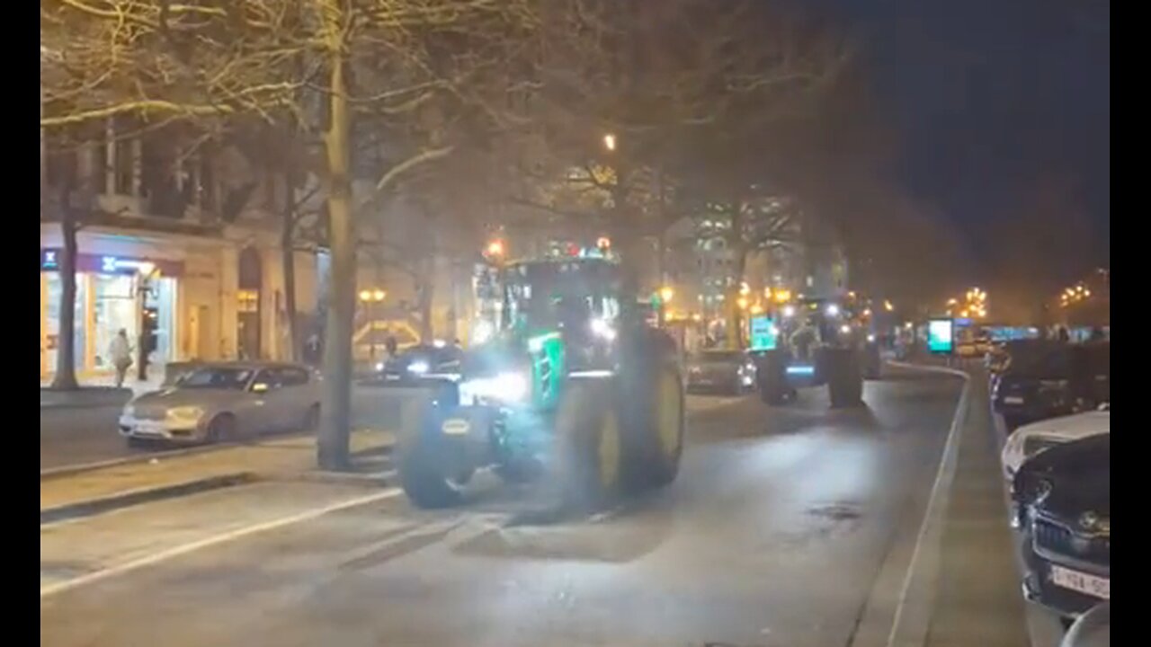 Hundreds of farmers arriving in Brussels, Belgium