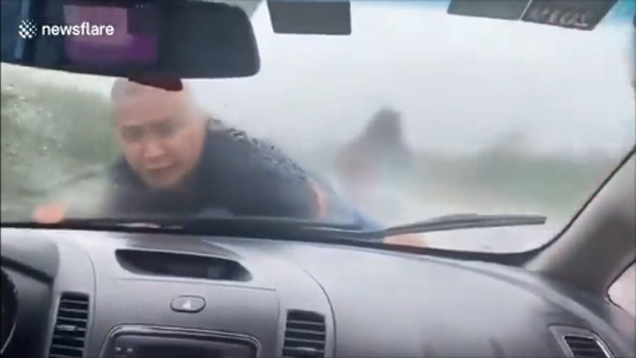 Chinese Man Holds on to Ex-Wife's Car Doing 70mph