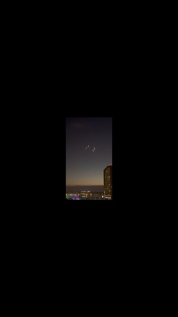 Spectacular UFO Footage Somewhere Over The USA - 19/11/23