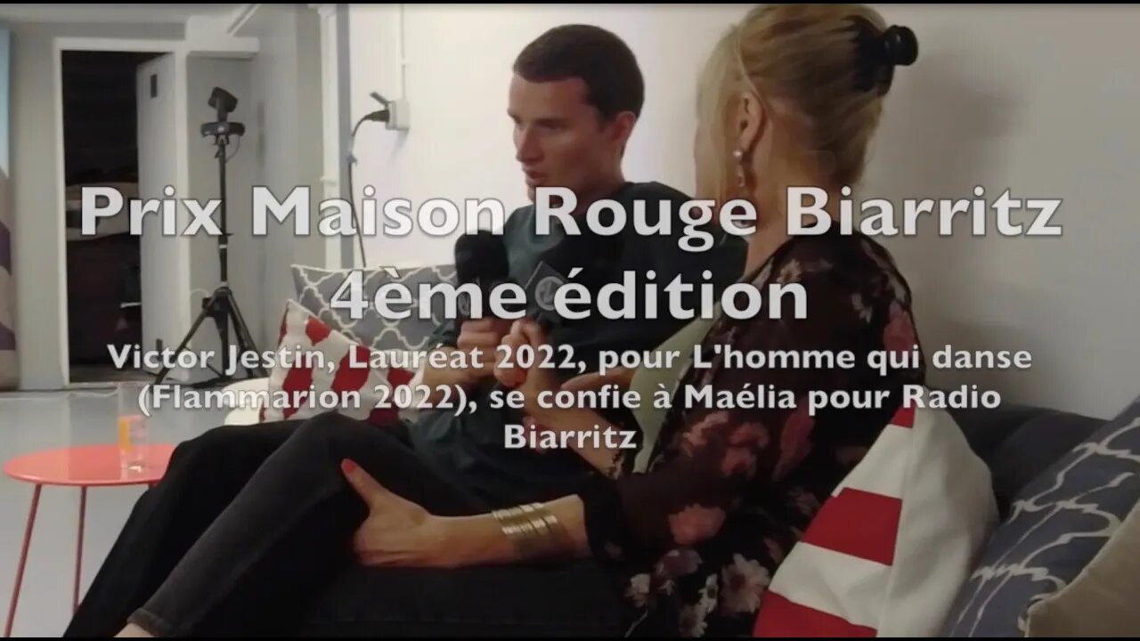 Victor Jestin, lauréat 2022 du Prix Maison Rouge Biarritz, se confie à Maélia en boite de nuit