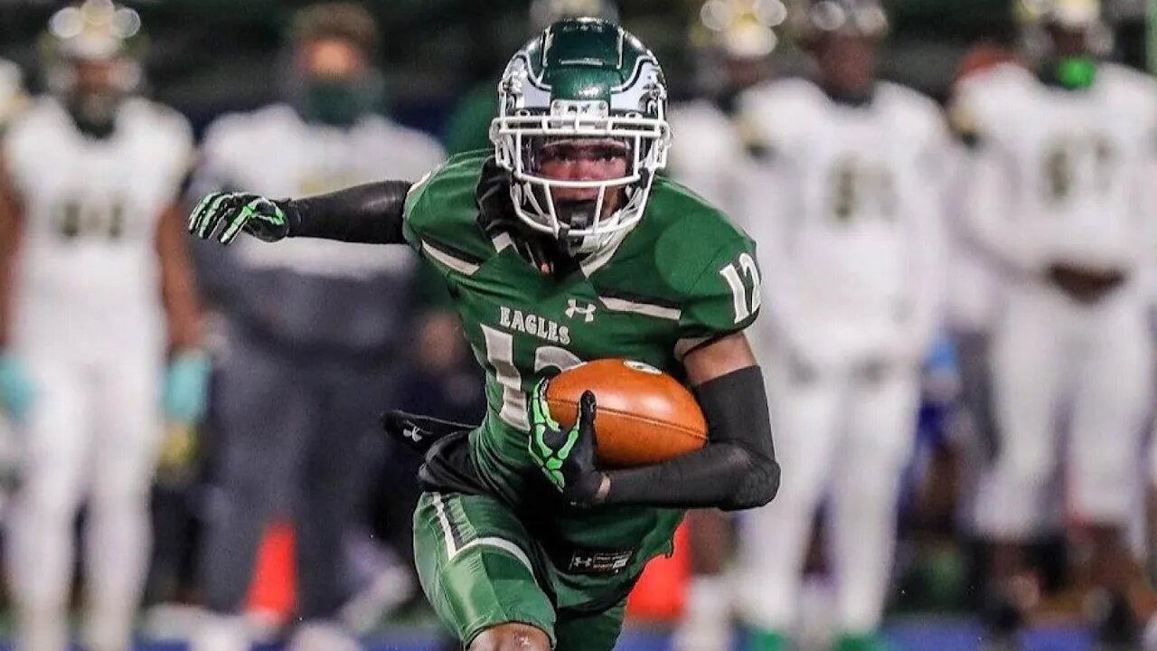 Daily Delivery | No. 1 recruit shakes up college football's pecking order and 'haves' are not happy