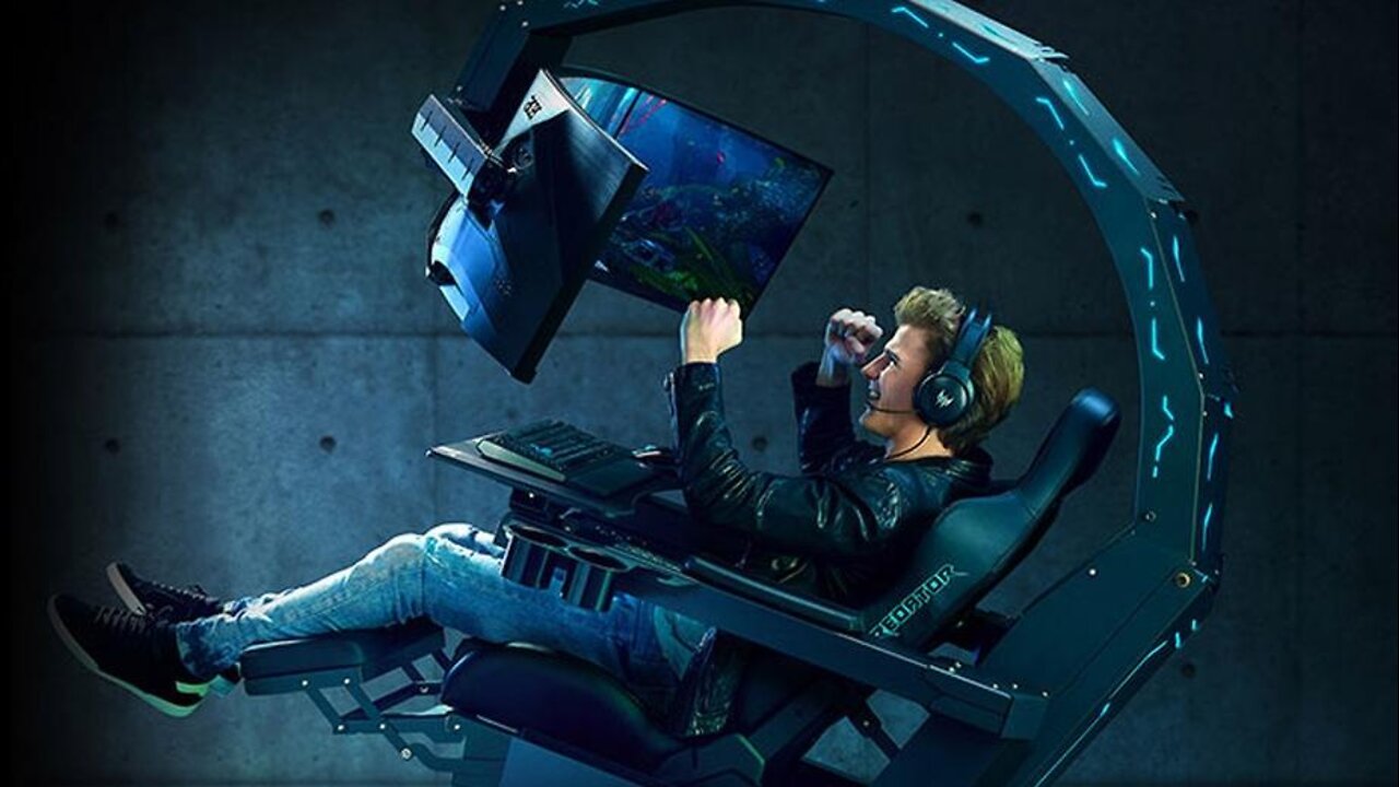 Low key lunch time 😲 #office #lunchtime #work #gaming #gamingtiktok #pcsetup #gameroom #gamingsetup