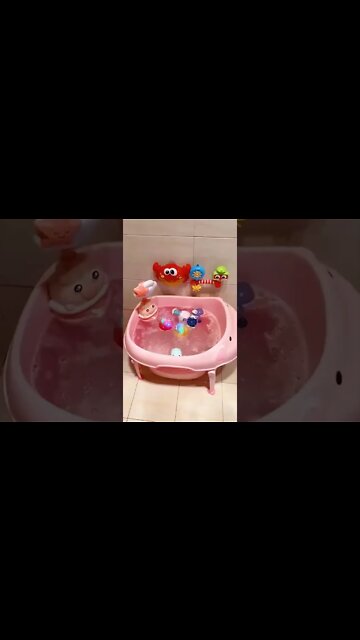 Good partner for bathing and playing in the water, babies love bathing #shorts #baby #kids