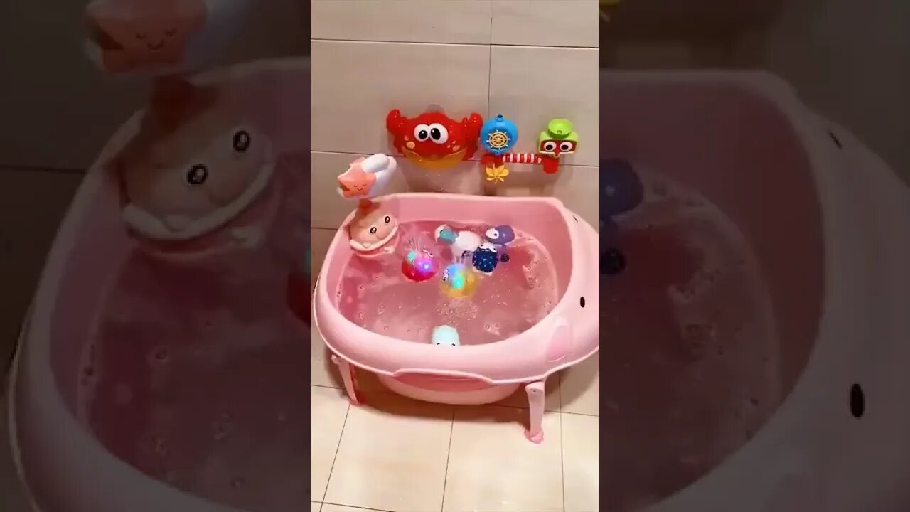 Good partner for bathing and playing in the water, babies love bathing #shorts #baby #kids