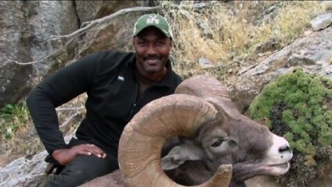 CN LIVE | Karl Malone On Guns, Gun Control & Shot Show 2017